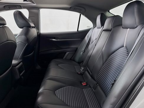 Used 2022 Toyota Camry SE w/ Audio Upgrade Package FWD image 8