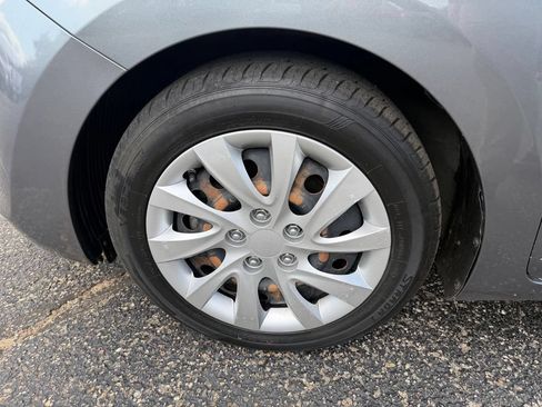 Used 2016 Hyundai Elantra GT FWD image 29