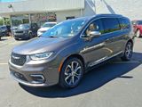 Certified 2022 Chrysler Pacifica Pinnacle image 3