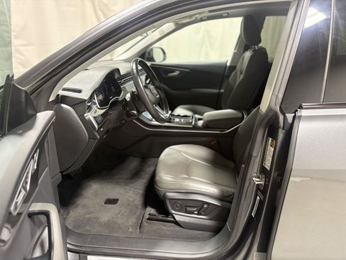 Used 2019 Audi Q8 Premium Plus AWD/4WD image 2