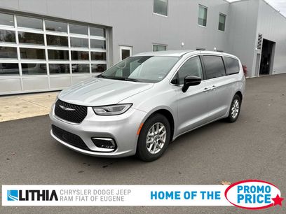 Used 2024 Chrysler Pacifica Touring-L
