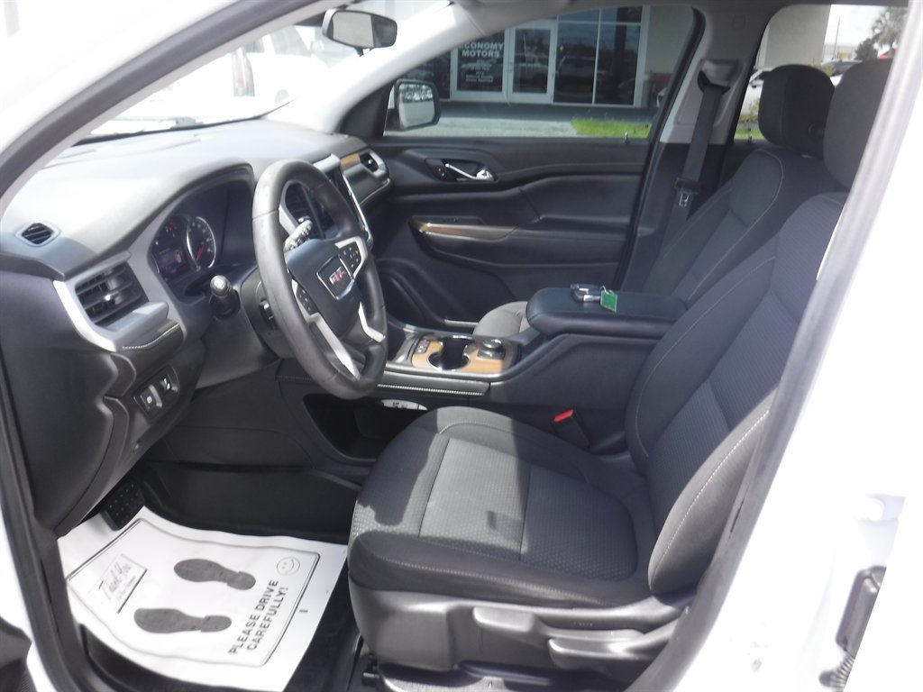 Used 2022 GMC Acadia SLE w/ LPO, Floor Liner Package FWD image 13