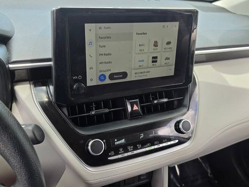 Used 2023 Toyota Corolla Cross L FWD image 18