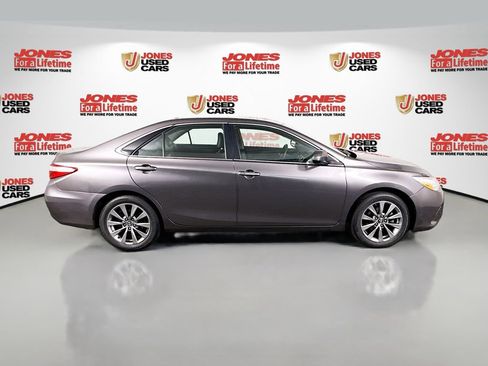 Used 2017 Toyota Camry XLE w/ Moonroof Package image 15