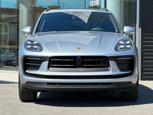 New 2026 Porsche Macan AWD/4WD image 11