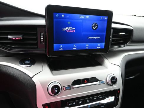 Certified 2022 Ford Explorer XLT image 17