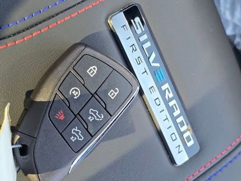 New 2024 Chevrolet Silverado EV RST image 28