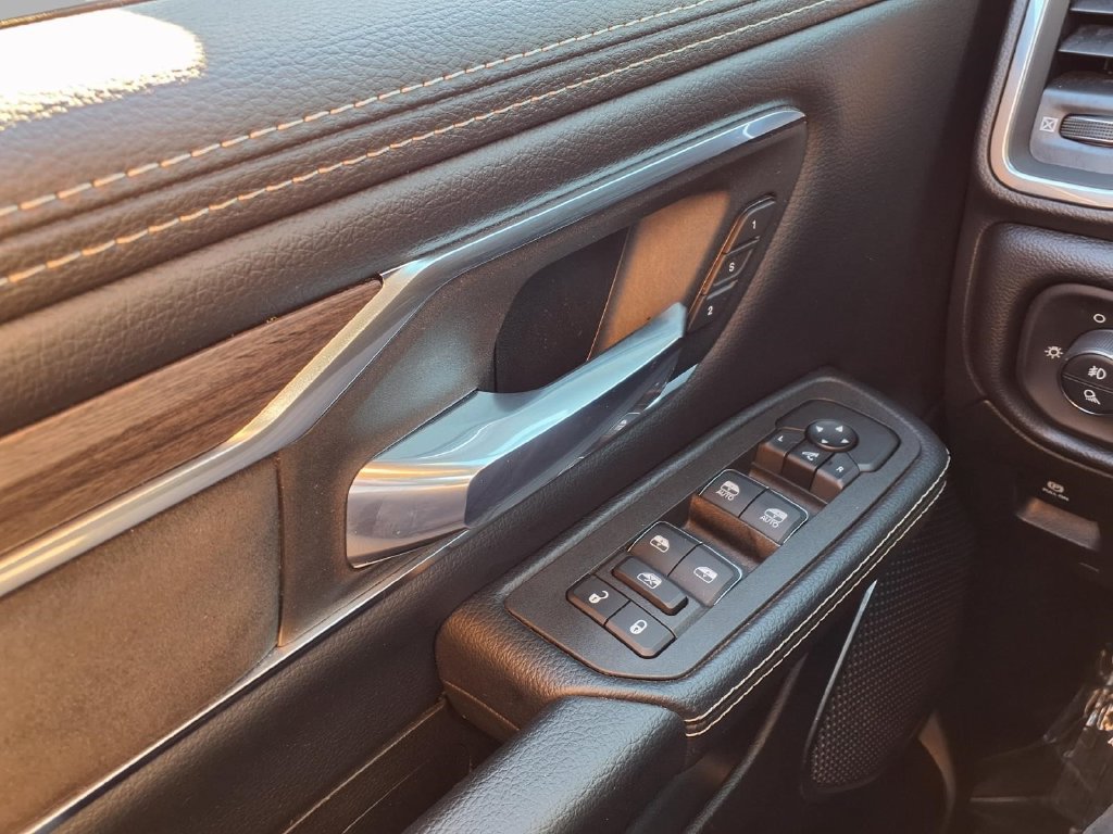 Used 2026 RAM 1500 Laramie AWD/4WD image 17