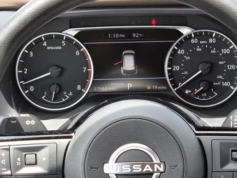 Used 2022 Nissan Rogue SV FWD image 19