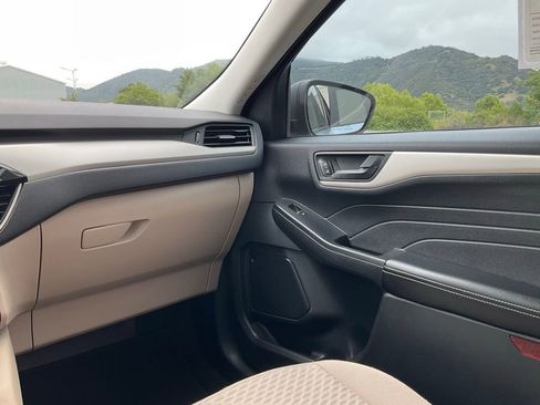 Used 2022 Ford Escape SE image 53