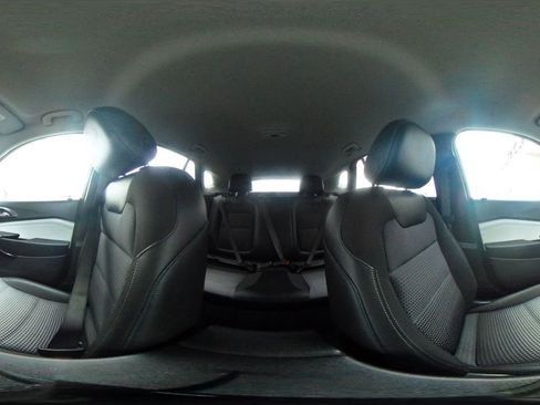 Used 2025 Chevrolet Trax LT image 42