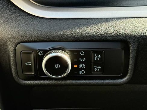 Certified 2023 Ford Explorer XLT w/ Equipment Group 202A AWD/4WD image 23