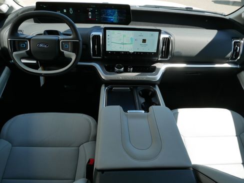 New 2025 Ford Expedition Max Platinum w/ Platinum Ultimate Package AWD/4WD image 7