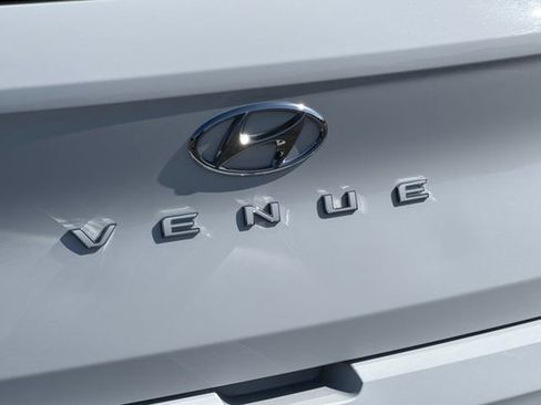 Used 2025 Hyundai Venue SEL FWD image 49