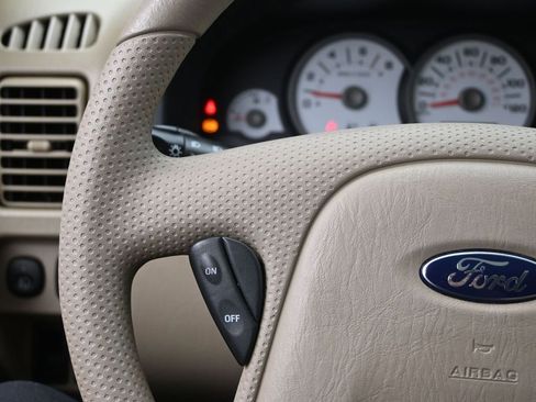 Used 2007 Ford Escape XLT image 11