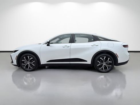 Used 2023 Toyota Crown Limited image 6