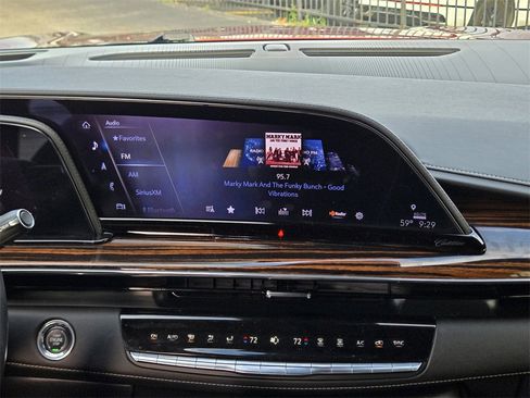 Used 2023 Cadillac Escalade ESV Premium Luxury image 16