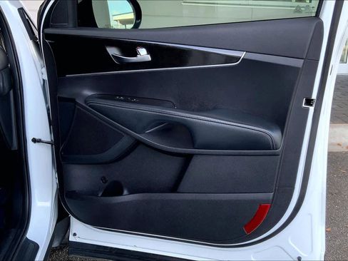 Used 2017 Kia Sorento LX image 23