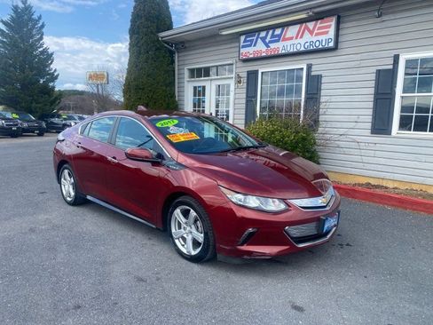 Used 2017 Chevrolet Volt LT w/ Comfort Package image 2