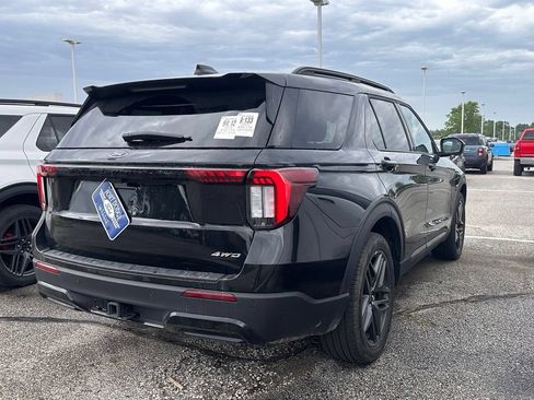 Certified 2025 Ford Explorer ST-Line w/ ST-Line Street Pack AWD/4WD image 4