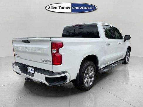 Used 2019 Chevrolet Silverado 1500 High Country w/ Technology Package AWD/4WD image 4