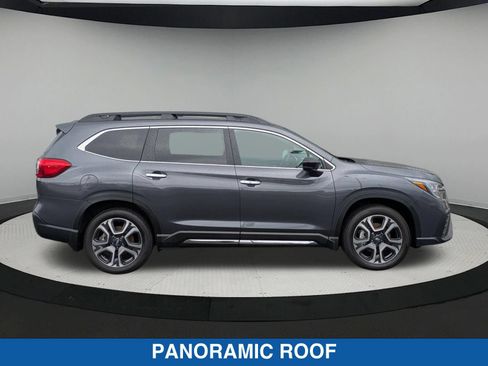 Used 2025 Subaru Ascent Touring AWD/4WD image 2