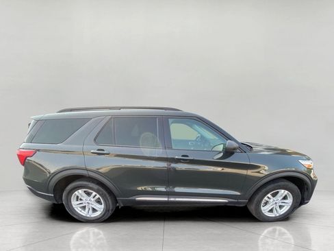 Used 2024 Ford Explorer XLT w/ Equipment Group 202A AWD/4WD image 5