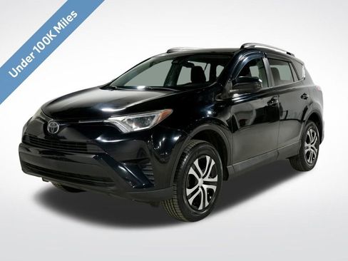 Used 2017 Toyota RAV4 LE image 1