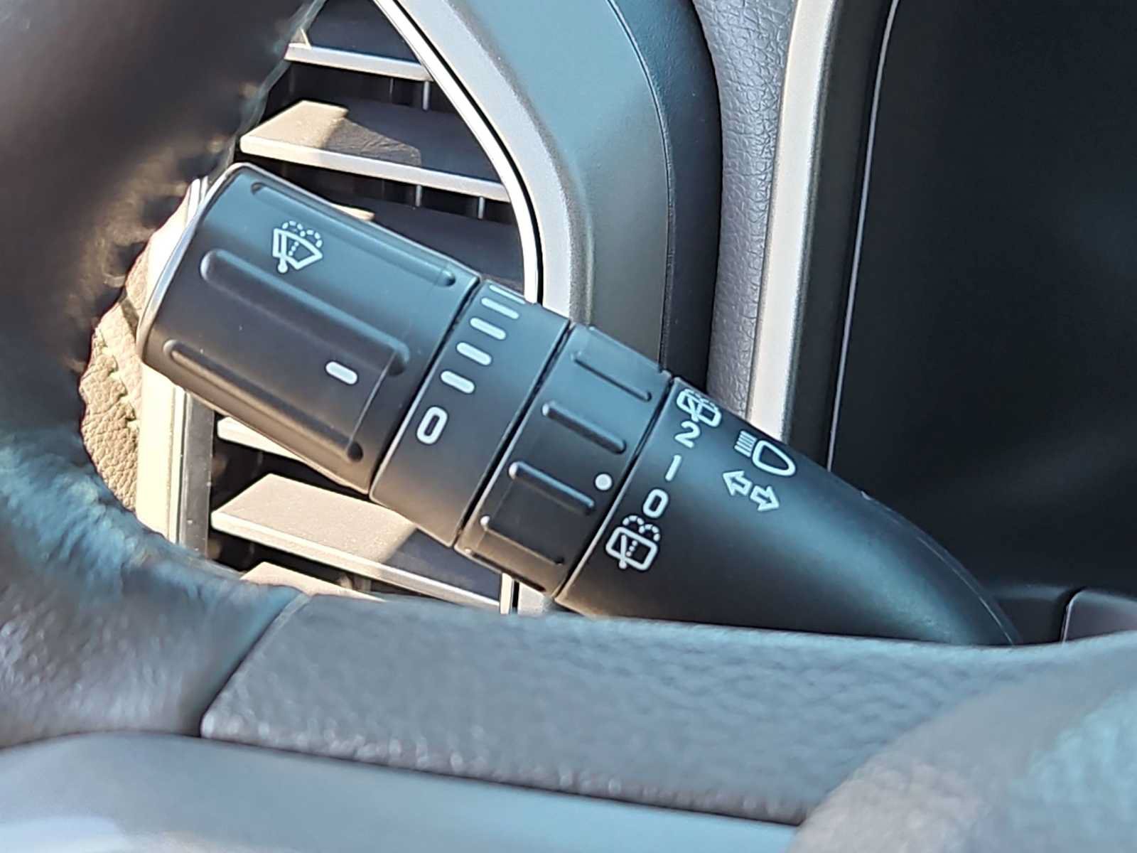 Used 2021 Ford Expedition XLT AWD/4WD image 26