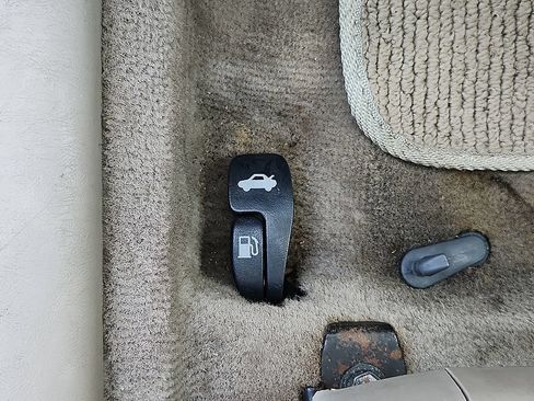 Used 2003 Toyota Camry LE FWD image 26