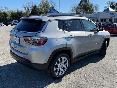 Used 2022 Jeep Compass Latitude image 4