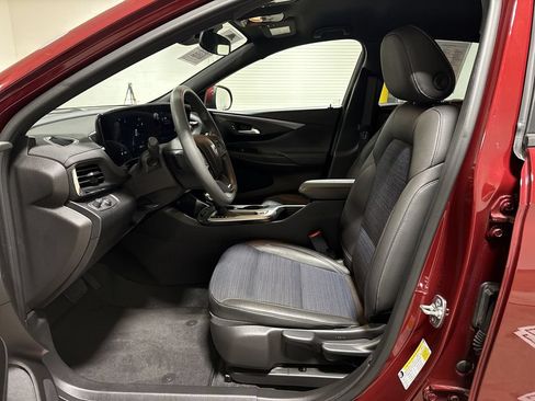 Used 2025 Buick Envista Preferred FWD image 19