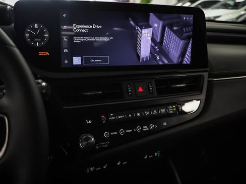 Used 2025 Lexus ES 350 w/ Premium Package FWD image 16