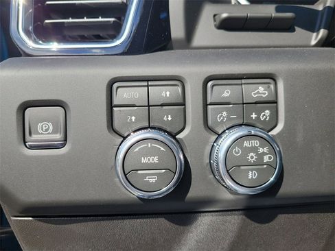 New 2026 GMC Sierra 2500 Denali w/ Denali Reserve Package image 25