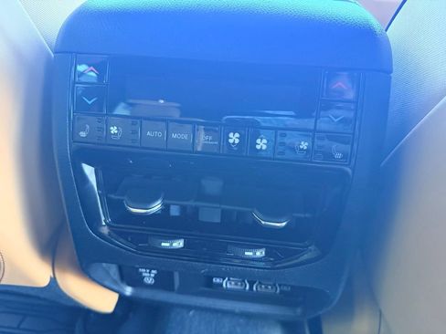 Used 2023 Jeep Grand Cherokee L Summit image 15