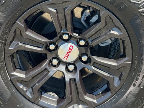 Used 2023 GMC Canyon Elevation w/ Elevation Premium Package RWD image 43