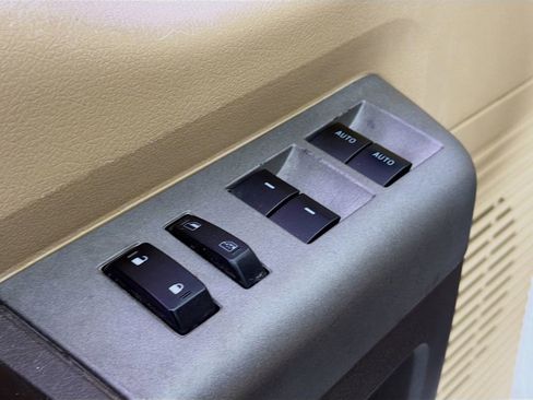 Used 2016 Ford F250 Lariat w/ Lariat Interior Package image 21