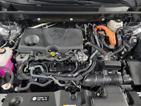 Used 2022 Toyota RAV4 XLE Premium AWD/4WD image 13