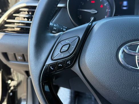Used 2020 Toyota C-HR Limited image 17