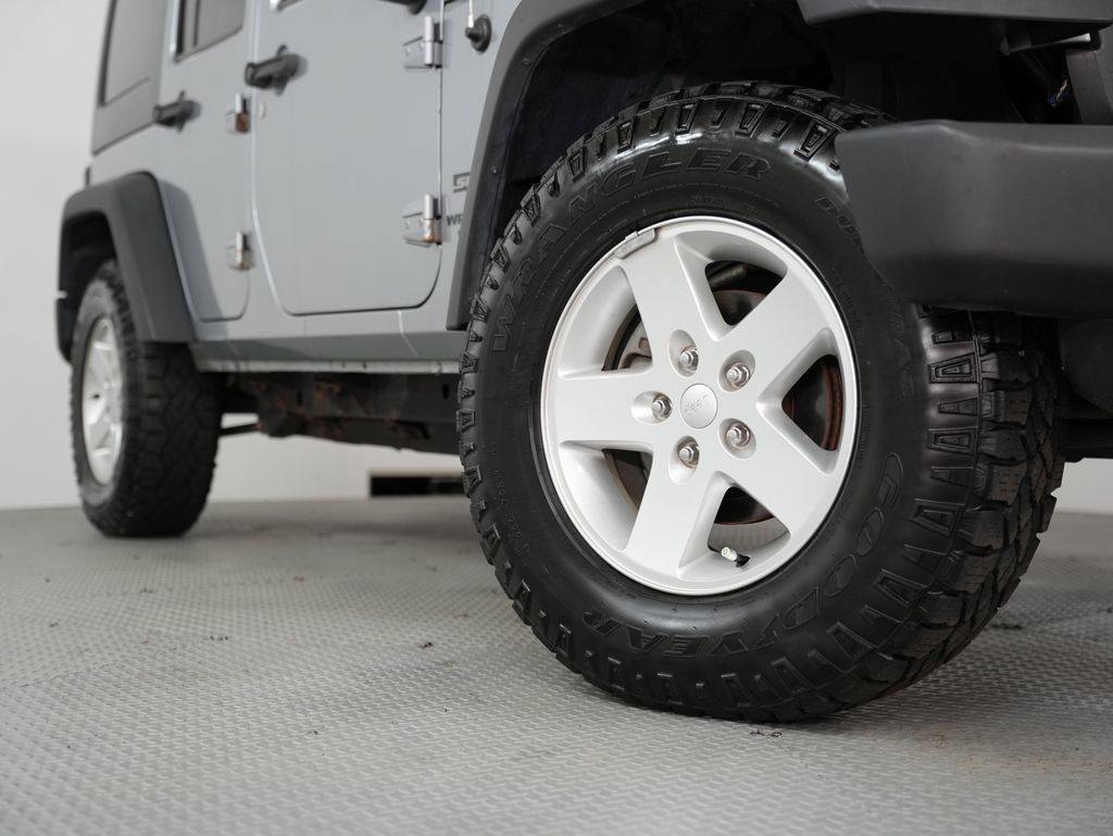 Used 2016 Jeep Wrangler Unlimited Sport w/ Quick Order Package 24S AWD/4WD image 17