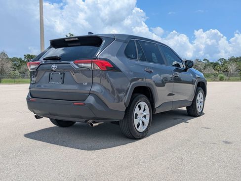 Used 2024 Toyota RAV4 LE FWD image 4