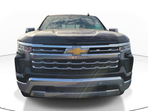 Used 2024 Chevrolet Silverado 1500 LTZ w/ LTZ Convenience Package II image 2