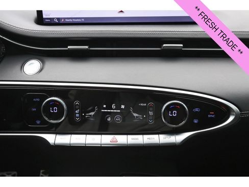 Used 2022 Genesis GV70 3.5T Sport w/ Sport Prestige Package AWD/4WD image 27