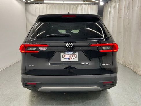 Used 2024 Toyota Grand Highlander AWD image 6