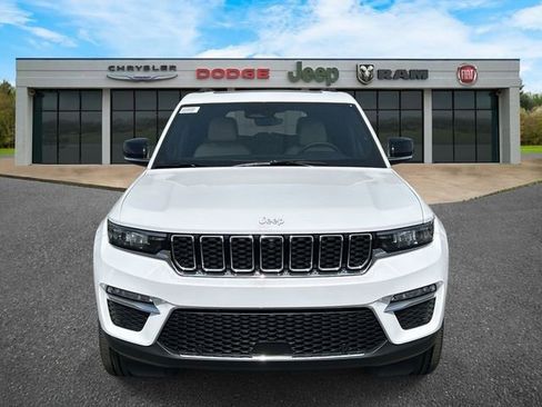 New 2025 Jeep Grand Cherokee Limited w/ Luxury Tech Group II image 37