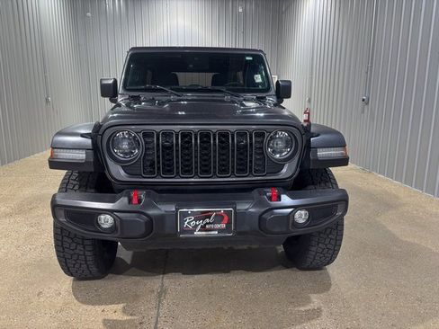 Used 2024 Jeep Wrangler Unlimited Rubicon w/ Convenience Group image 3