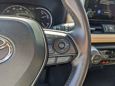 Used 2024 Toyota RAV4 XLE Premium image 31