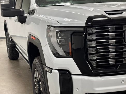 New 2026 GMC Sierra 2500 Denali Ultimate AWD/4WD image 4