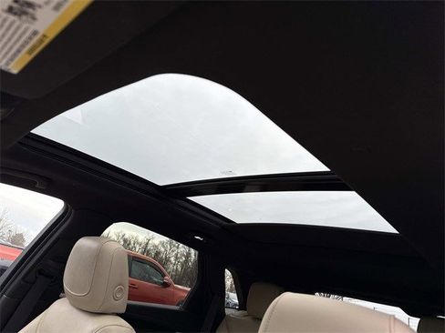 Used 2018 Cadillac XT5 Premium Luxury image 16