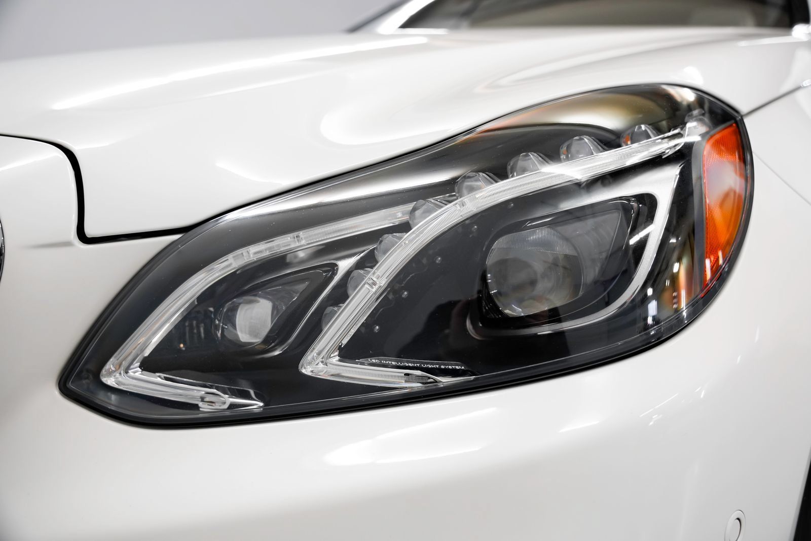 Used 2015 Mercedes-Benz E 400 Sedan image 36